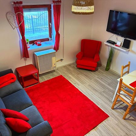 Apartamento Poettyoesotthon Vendeghaz Tiszabábolna Exterior foto