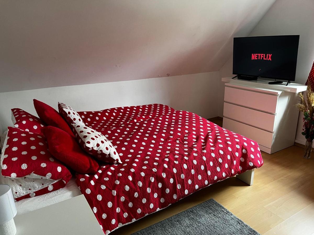 Apartamento Poettyoesotthon Vendeghaz Tiszabábolna Exterior foto